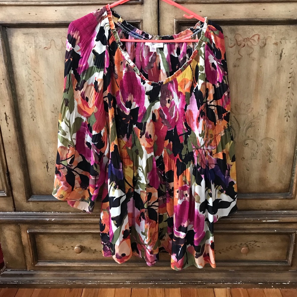 Women’s plus 1x lightweight blouse